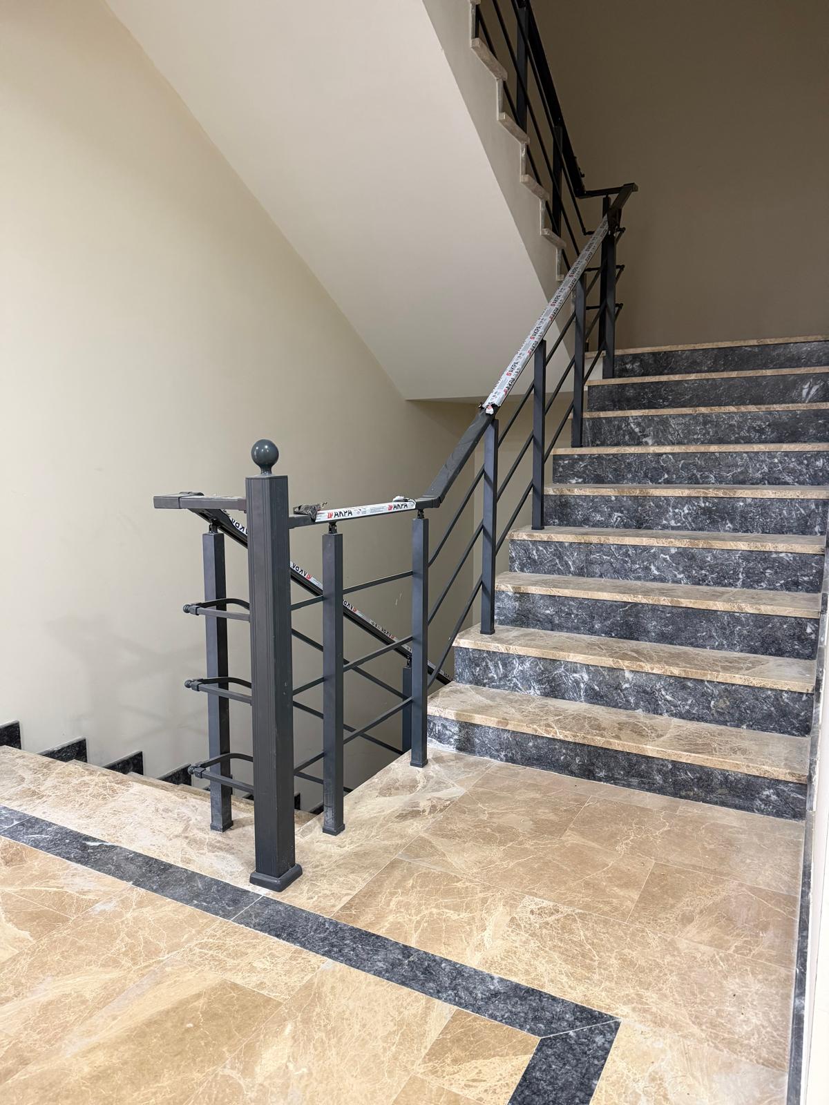 Merdiven pleksi korkuluk 41